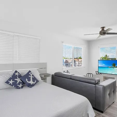 Tiny Home On Waterfront, Bay Views, Deck, Pool Jewfish Exterior photo